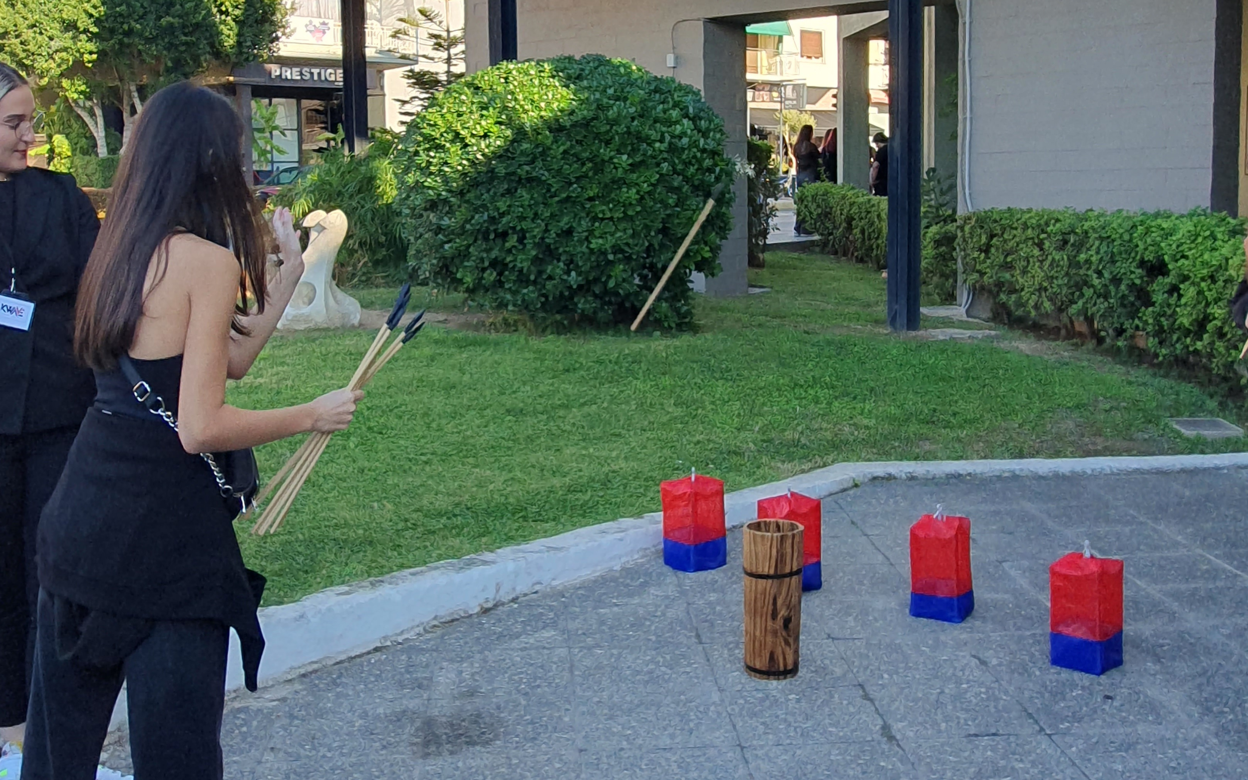 Attendees playing the traditional Korean game Tuho (by Koreaculture.gr)